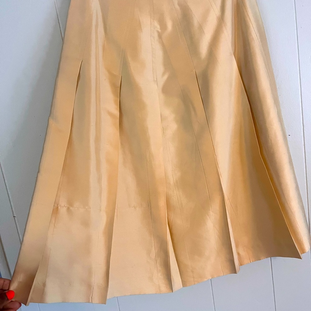 Jones New York pleated silk skirt- size 4